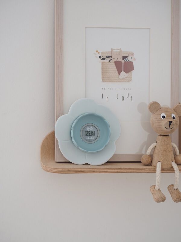 "Lotus" Multi-functional digital thermometer - Green Blue