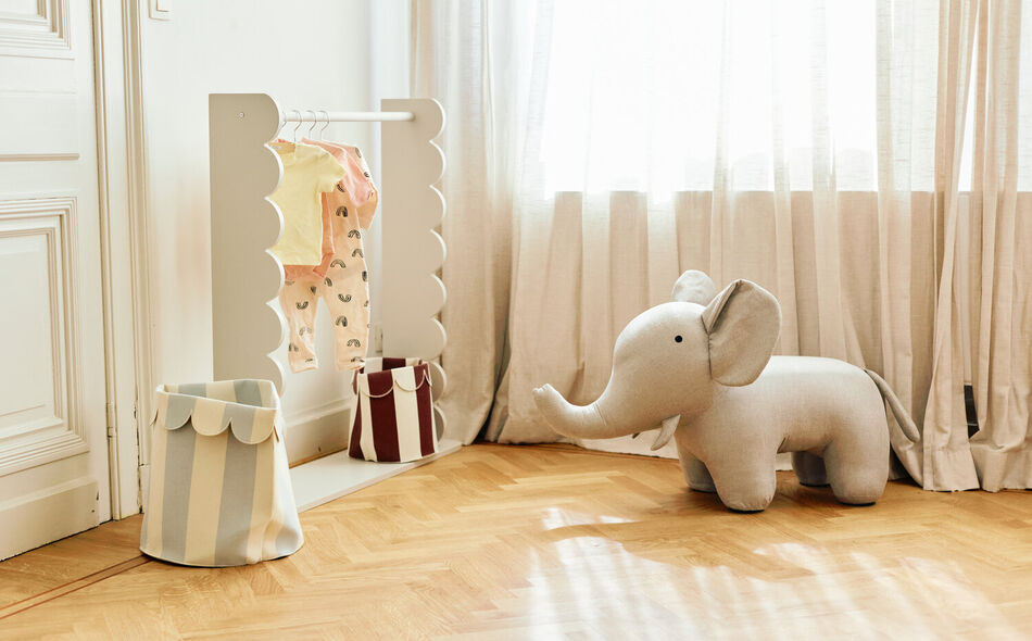Standing Elephant - Linen - Grey