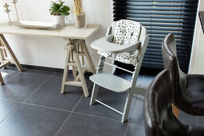 EVOSIT Treppenstuhl + Esstablett - Stone Grey