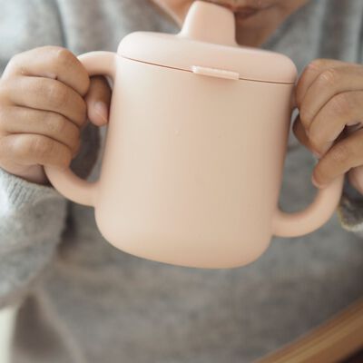Lernbecher aus Silikon pink