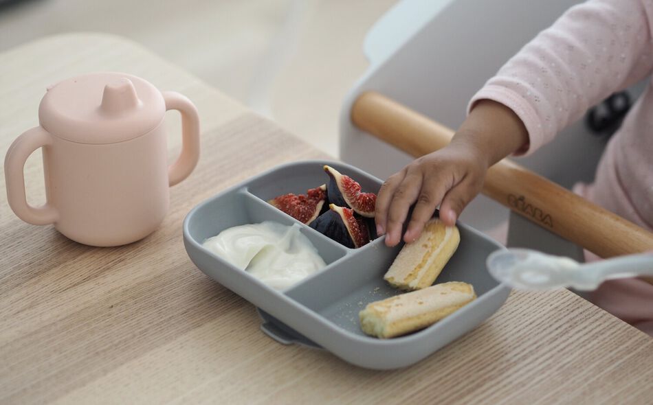 Lern-Set aus Silikon + Tasse pink
