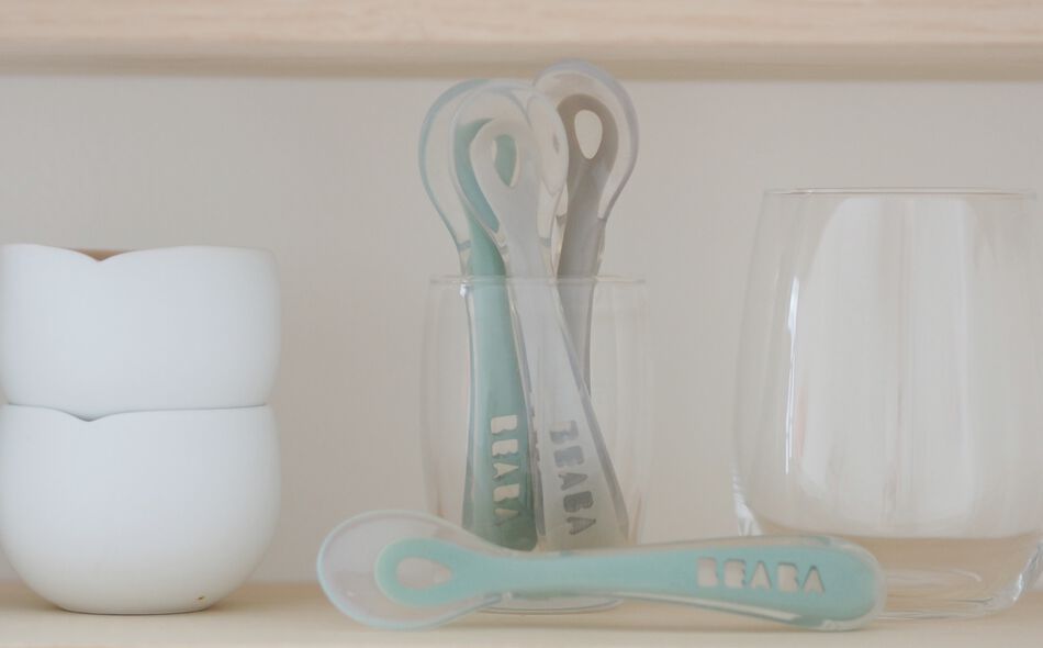 Set of 4 2nd age silicone spoon velvet grey / sage green Set of 4 2nd age silicone spoon velvet grey / sage green