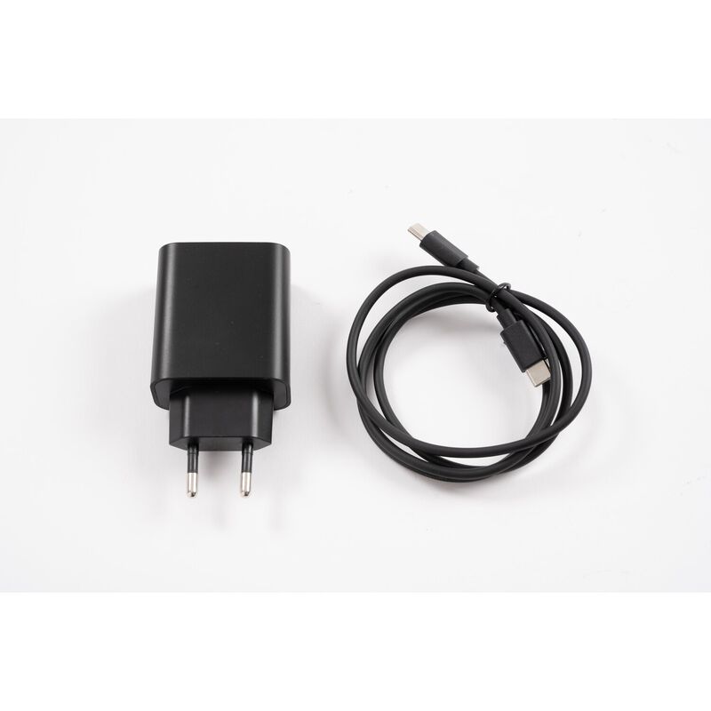 Cargador r&aacute;pido + cable USB-C - Milk Nomad