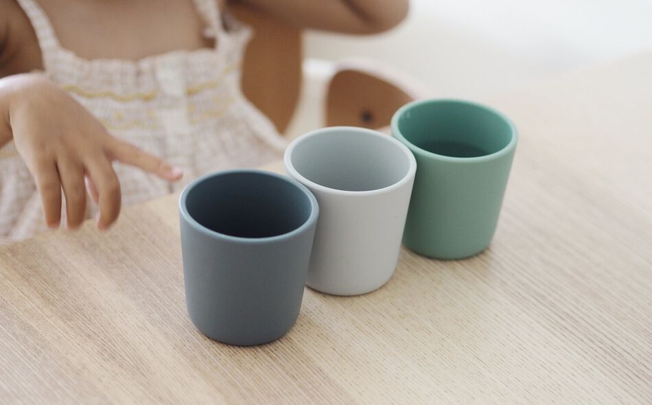 Set of 3 silicone cups - velvet grey / sage green 