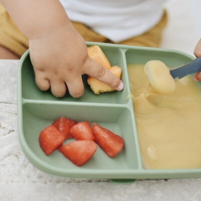 Assiette compartiment&eacute;e silicone Vert sauge