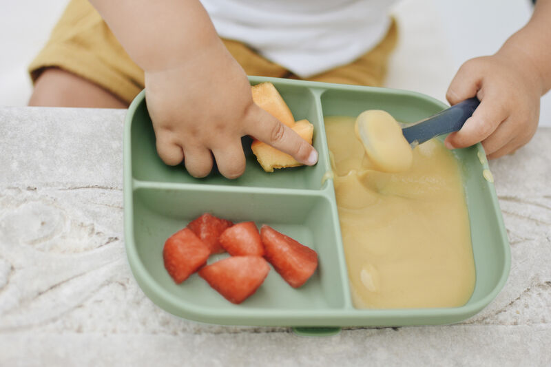 Assiette compartiment&eacute;e silicone Vert sauge