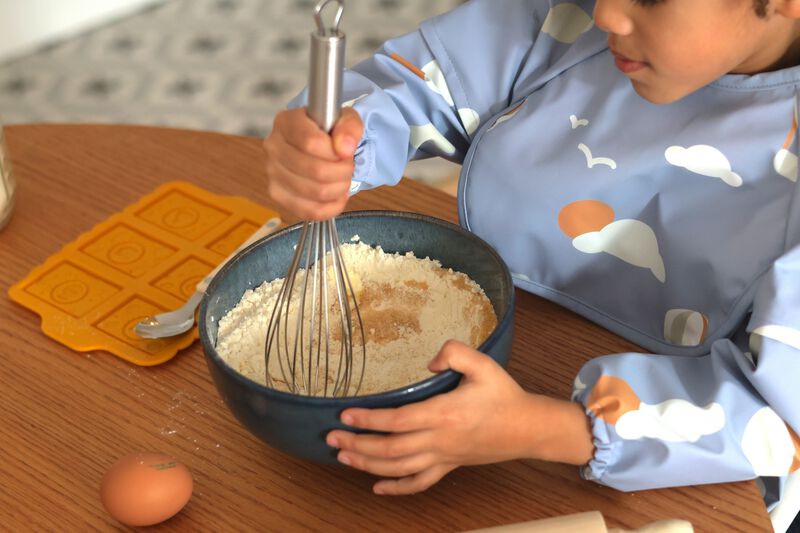 2 in 1 bib with removable sleeves - Adventure