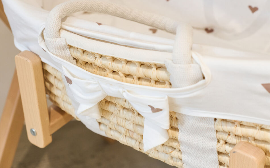 Moses Basket - Natural + Jersey Cover Hearts