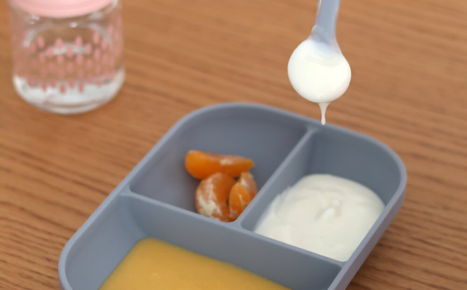 Set repas Silicone - Assiette compartiment&eacute;e et cuill&egrave;re 2&egrave;me &acirc;ge Galet