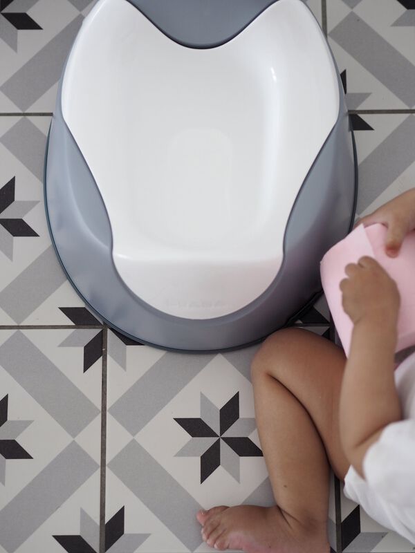 BEABA Pot d'apprentissage bébé ergonomique, poignées de préhension