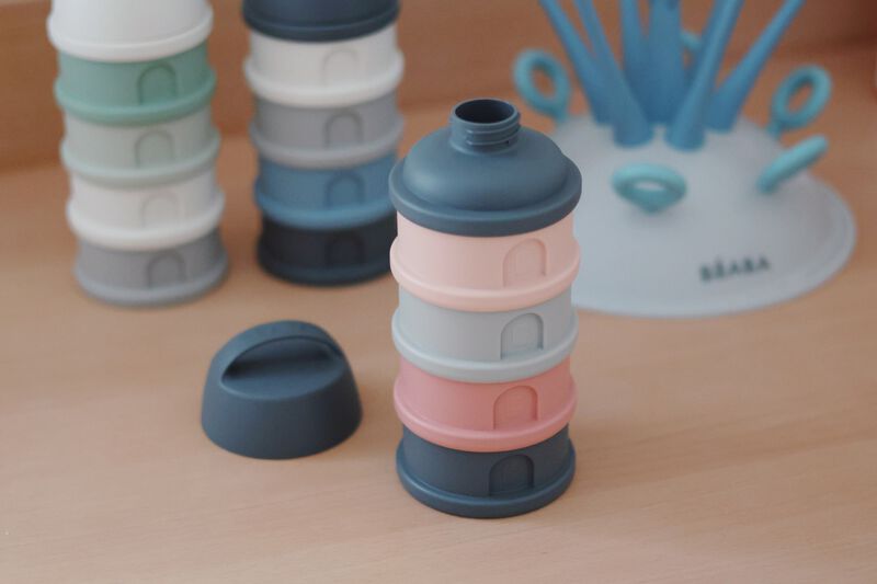 Doseerbox met 4 compartimenten mineral grey /pink