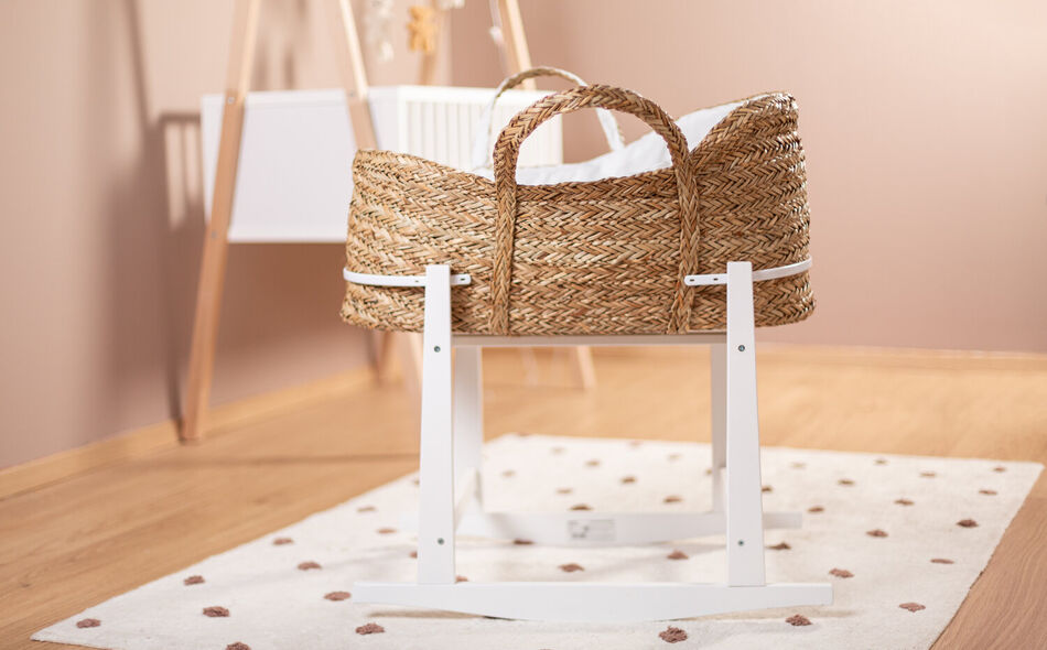 Support à bascule panier à moïse en bois blanc