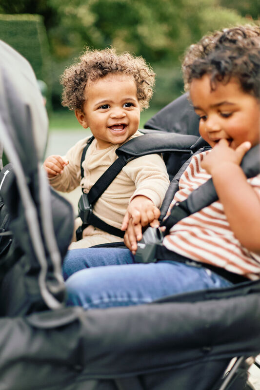 Quadruple Kinderwagen - 4 Kinder - Schwarz + Regenschutz + Sonnenschutz