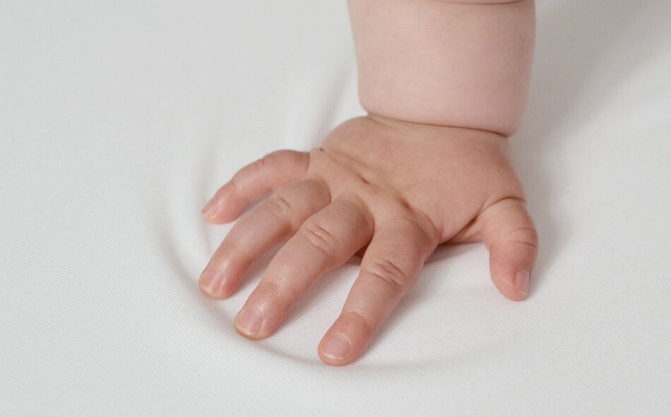 BÉABA by SHNUGGLE Full Size Crib Waterproof Sheets