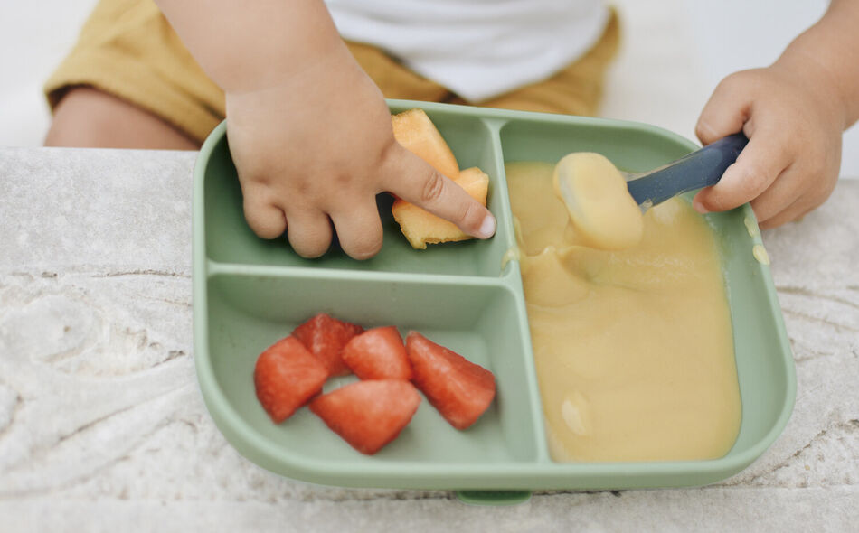 Assiette compartiment&eacute;e silicone Vert sauge