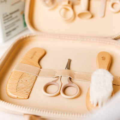 Trousse de soin et de toilette 8 accessoires - Wonderland - Beige