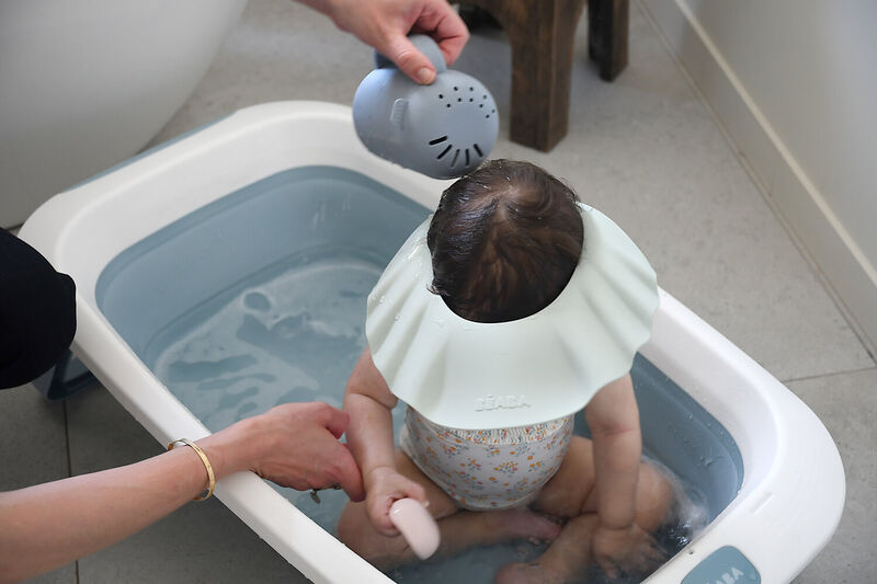 Silicone head rinser Pebble