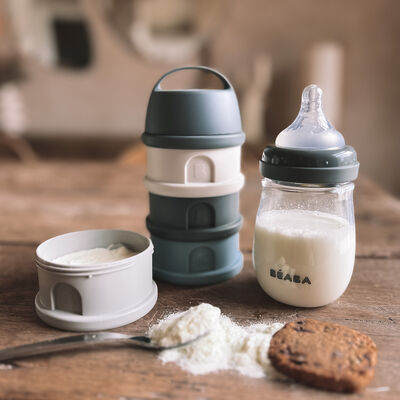 Bo&icirc;te doseuse de lait 4 compartiments empilables Gris/Bleu