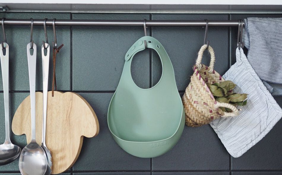 Silicone Baby Bib light mist/sage green