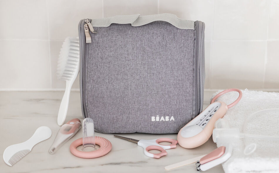 Toilettas met 10 accessoires - Old Pink