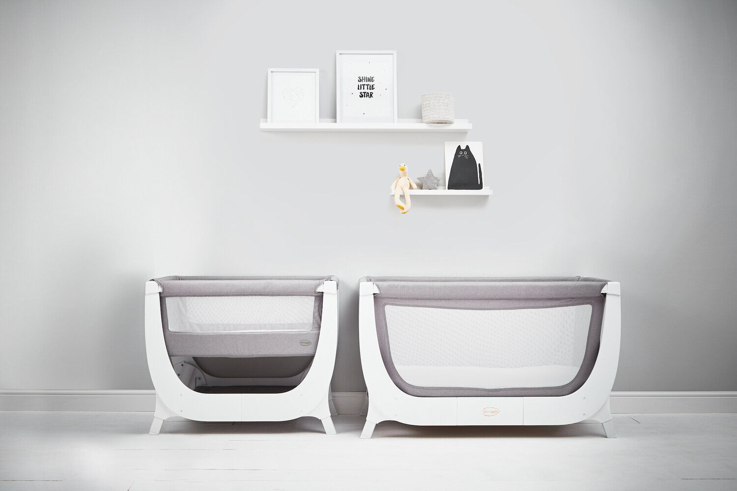 BÉABA by SHNUGGLE® Air Bedside Sleeper Bassinet & Crib Bundl