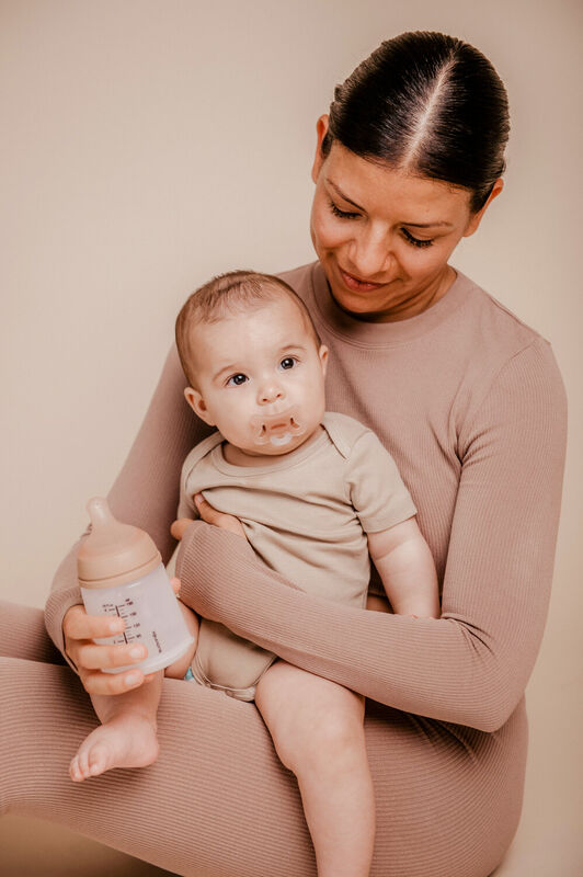 ZERO.ZERO 180 ml anti-colic feeding bottle - Special for breastfeeding Sand