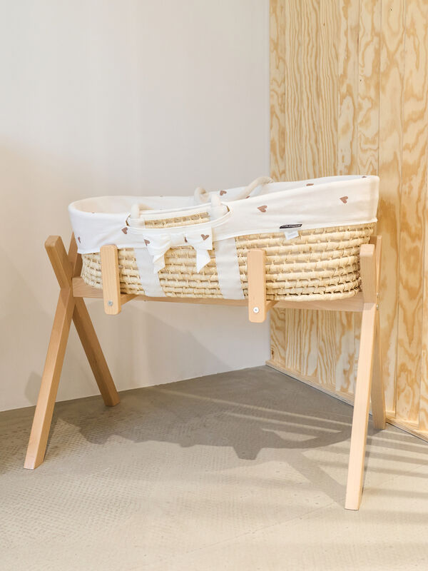 Moses Basket - Natural + Jersey Cover Hearts