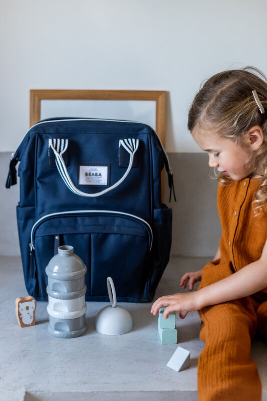 Stapelbare doseerdozen voor melk grey
