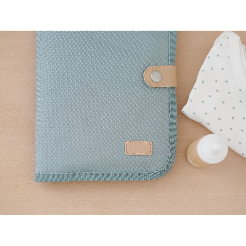 Protege cartilla sanitaria sage green