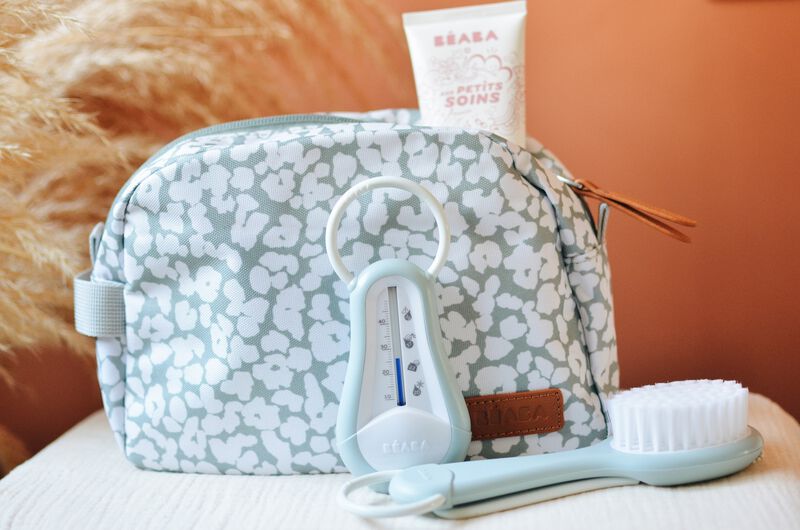 Toiletry bag cherry blossom