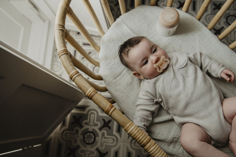 ZERO.ZERO symmetrical soother 0/6m Sand