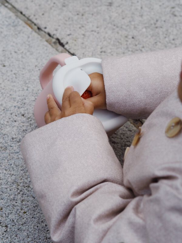 Silicone Snack Box - Pink