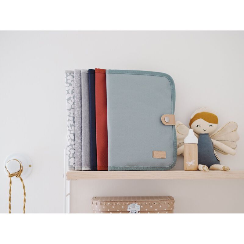 Protege cartilla sanitaria sage green