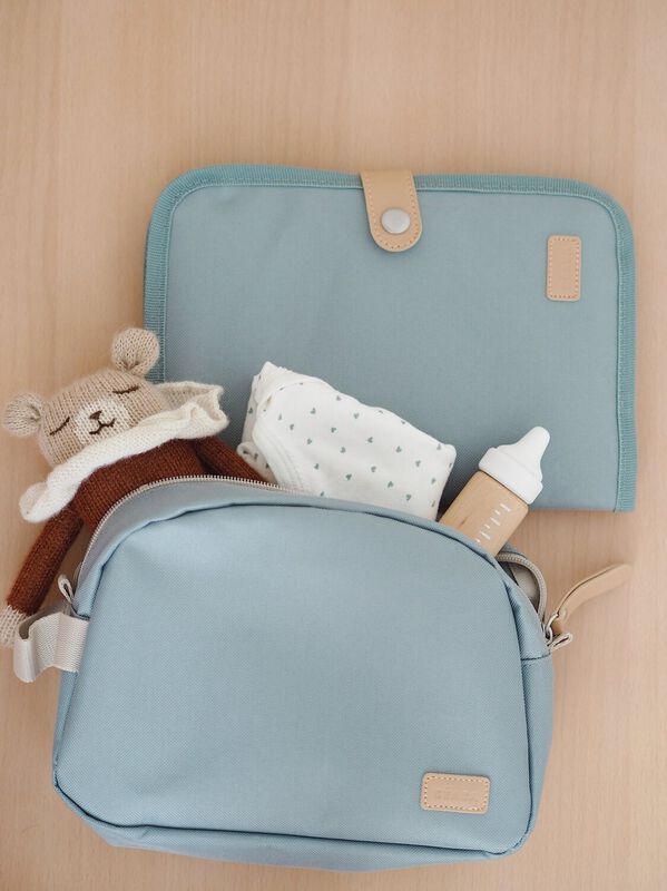 Grooming kit sage green