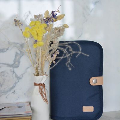 Prot&egrave;ge carnet de sant&eacute; Bleu marine