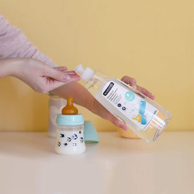 Special cleaning gel for feeding bottles and teats