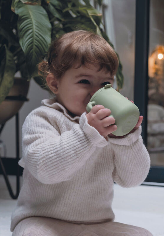 Lernbecher aus Silikon sage green