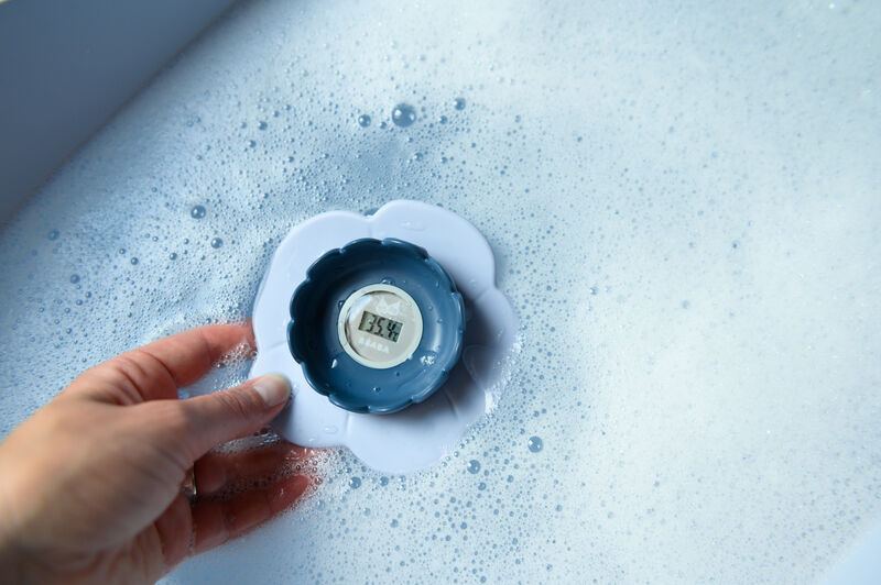 Lotus bath thermometer blue
