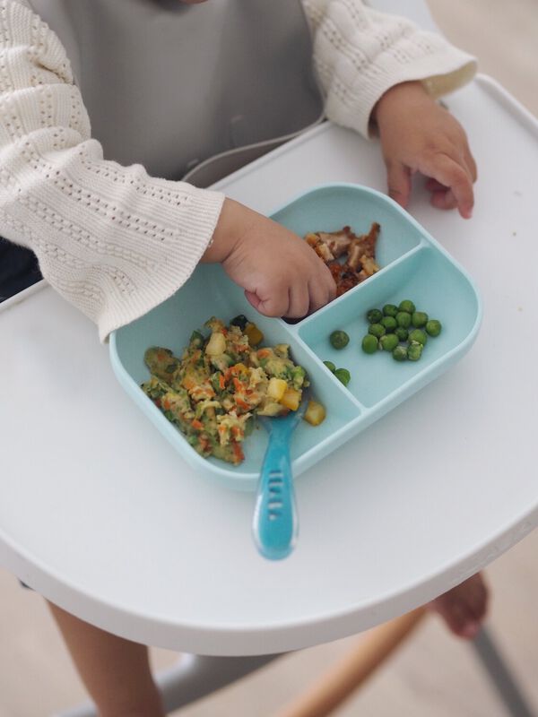 Set repas Silicone - Assiette compartiment&eacute;e et cuill&egrave;re 2&egrave;me &acirc;ge Bleu