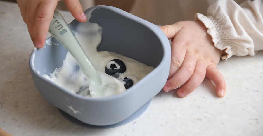entretenir le silicone dans la vaisselle de bébé