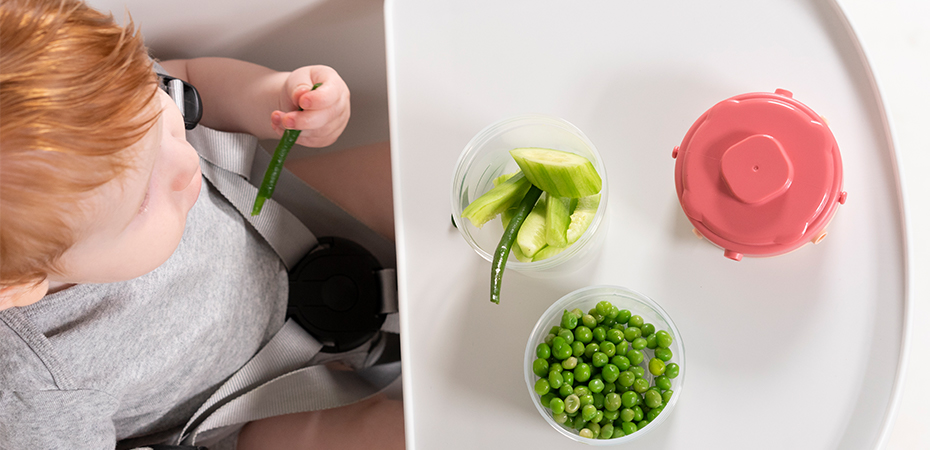 Is Your Baby's Gagging Normal. Baby Eating a green bean. Baby led weaning.